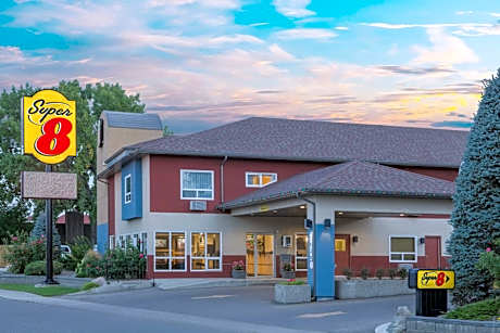 Super 8 by Wyndham Lethbridge