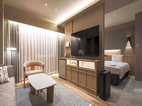 Junior Suite-Single Use - Non-Smoking