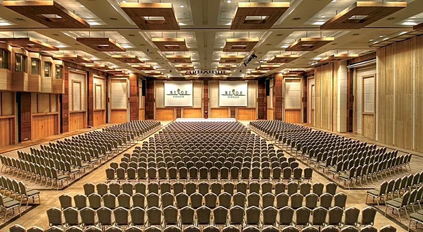 Rixos Sungate Hotel