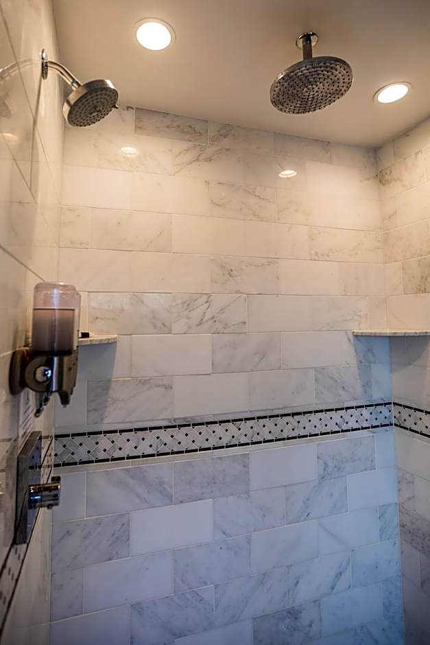 Inn at Taughannock Falls