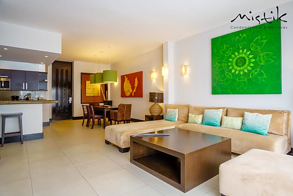 Aldea Thai Luxury by Mistik
