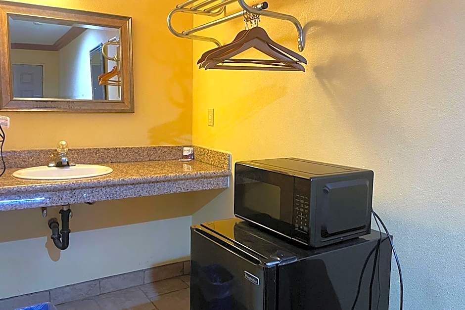 Sunstar Inn Los Banos near I-5