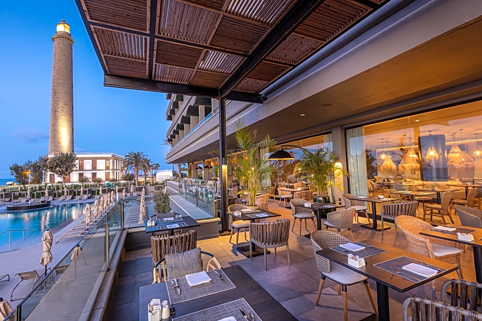 Hotel Faro, a Lopesan Collection Hotel