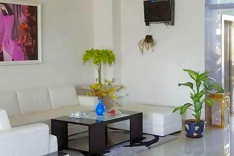 Minh Quan Hotel by ZUZU