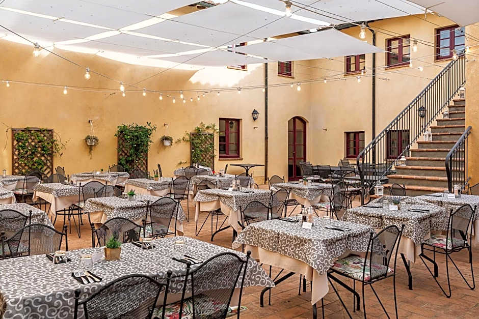 Hotel Casolare Le Terre Rosse