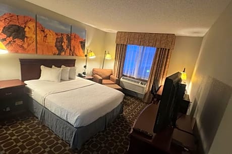 Queen Room - Mobility Access/Non-Smoking