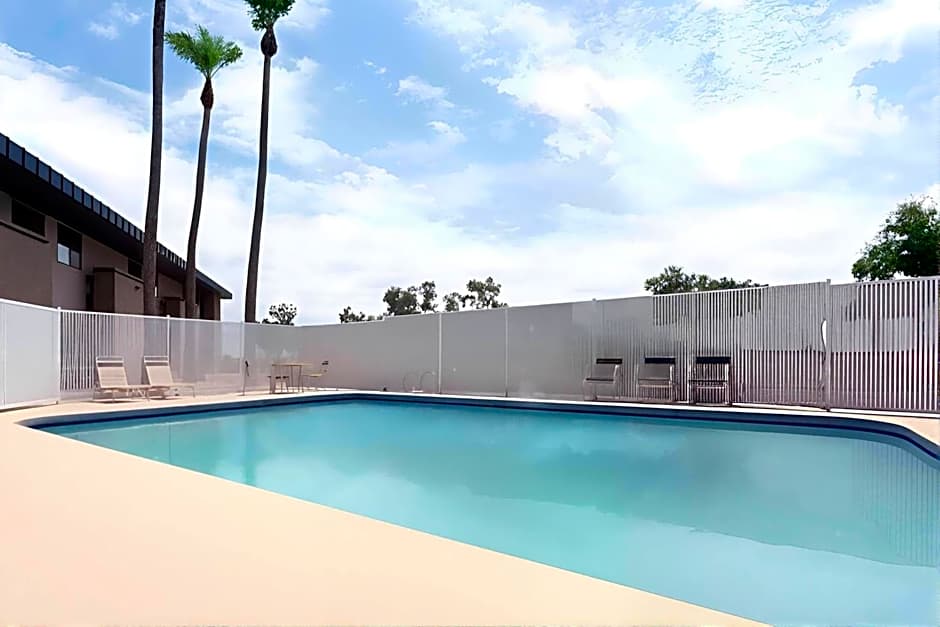 Rodeway Inn & Suites Chandler - Phoenix South I-10