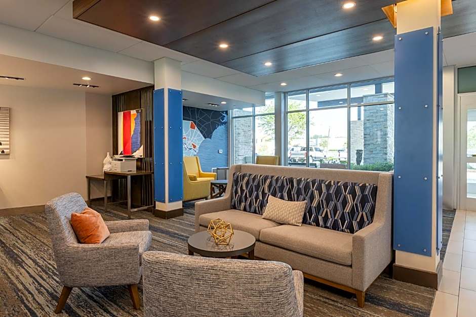 Holiday Inn Express & Suites Greenwood North By IHG