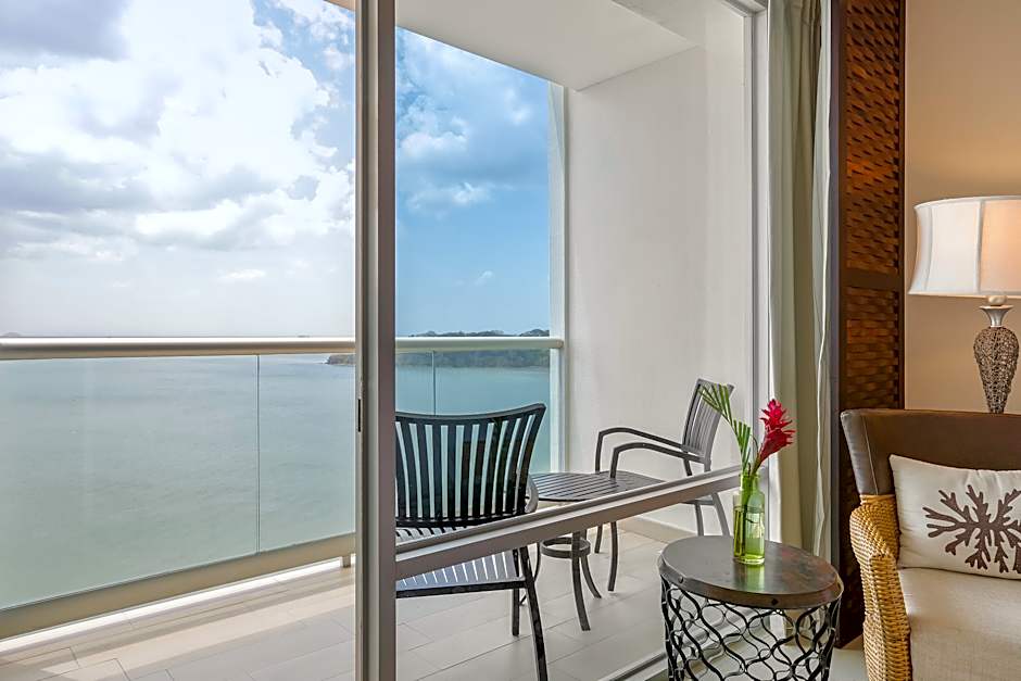 Photo 1 of 2 of Premium 1 King Bed, Ocean View
