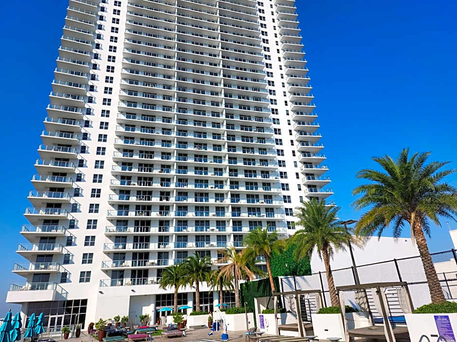 Modern Waterfront Retreat with Scenic Views