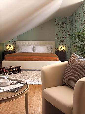 Suite with Panoramic Balcony