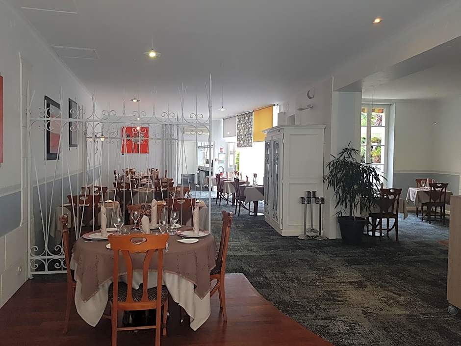 Logis Hôtel Le Lion d'Or