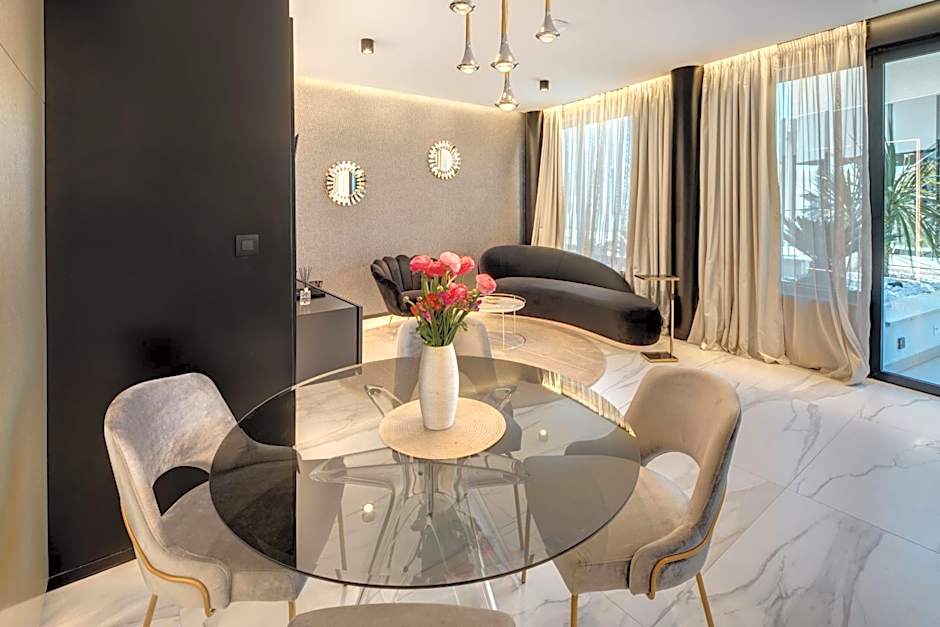 Posh Residence Luxury Suites