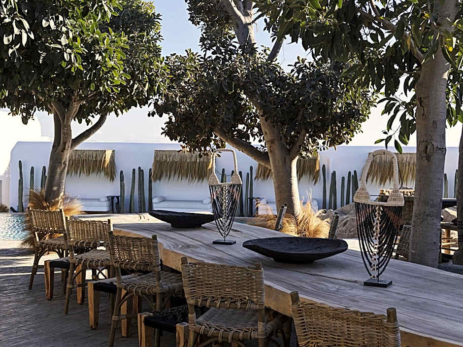 Myconian Panoptis Escape