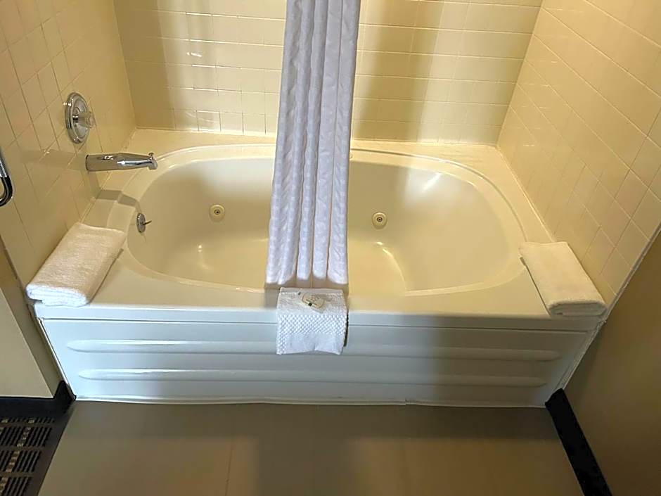 Quality Inn & Suites Bradford