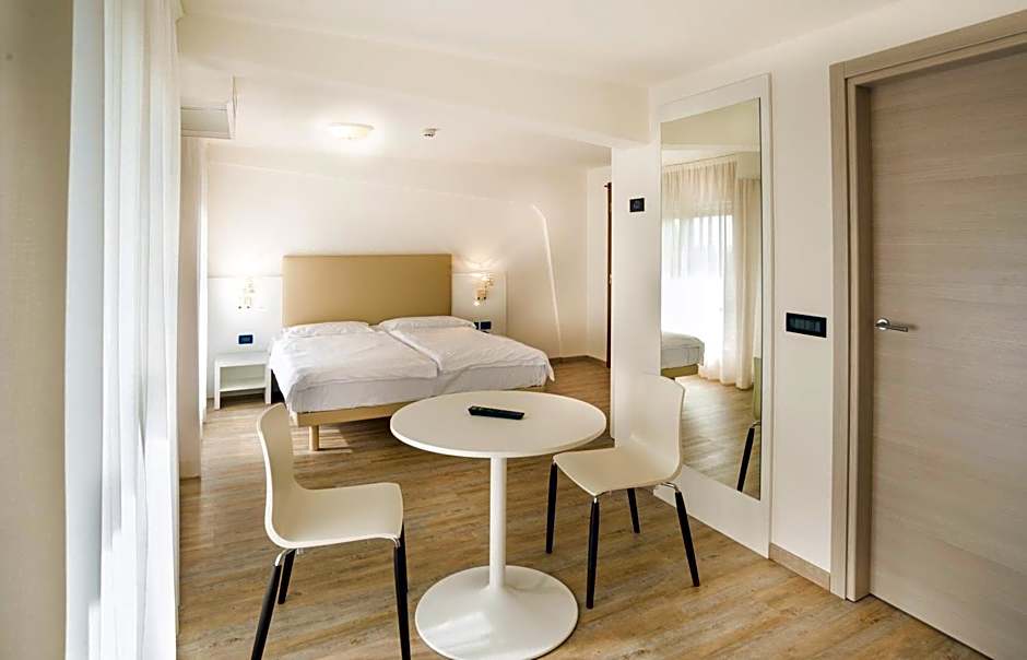 Photo 1 of 4 of Junior Suite, Terrace