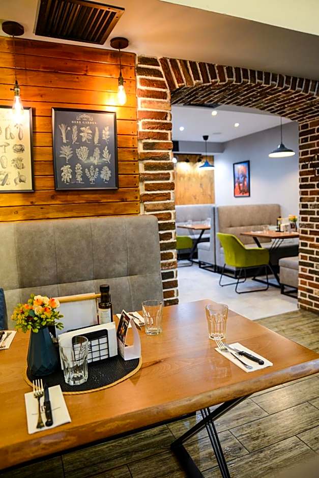 City House Family Hotel & Restaurant