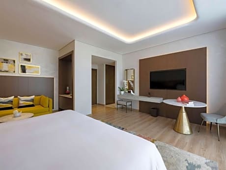 Superior Room, city view - 1 King bed