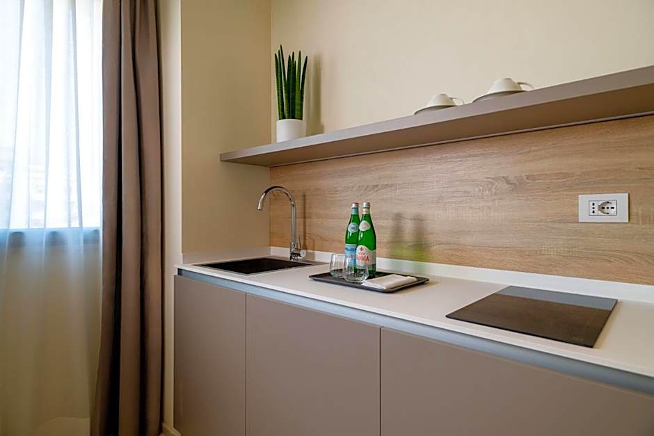 Palace Lido Hotel & Suites