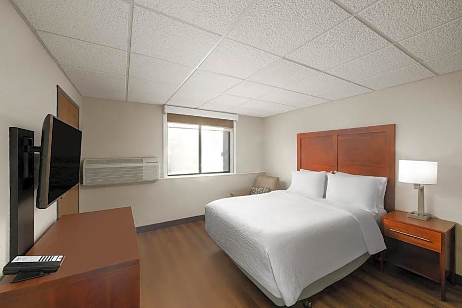 Garner Hotel Butte by IHG