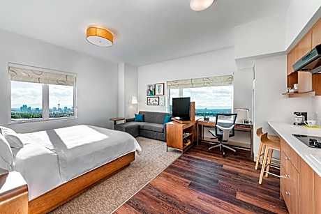 King Studio with Sofa Bed