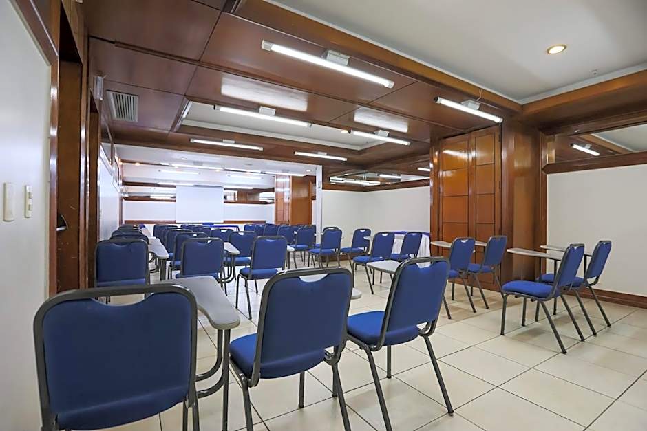 Golden Tulip Goiania Address
