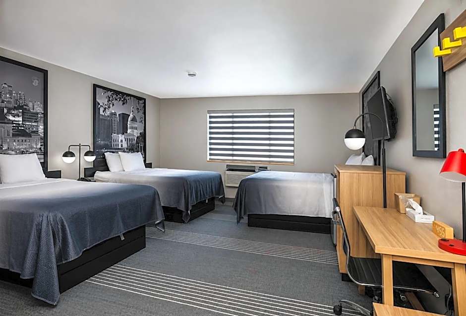Super 8 by Wyndham Warrenton