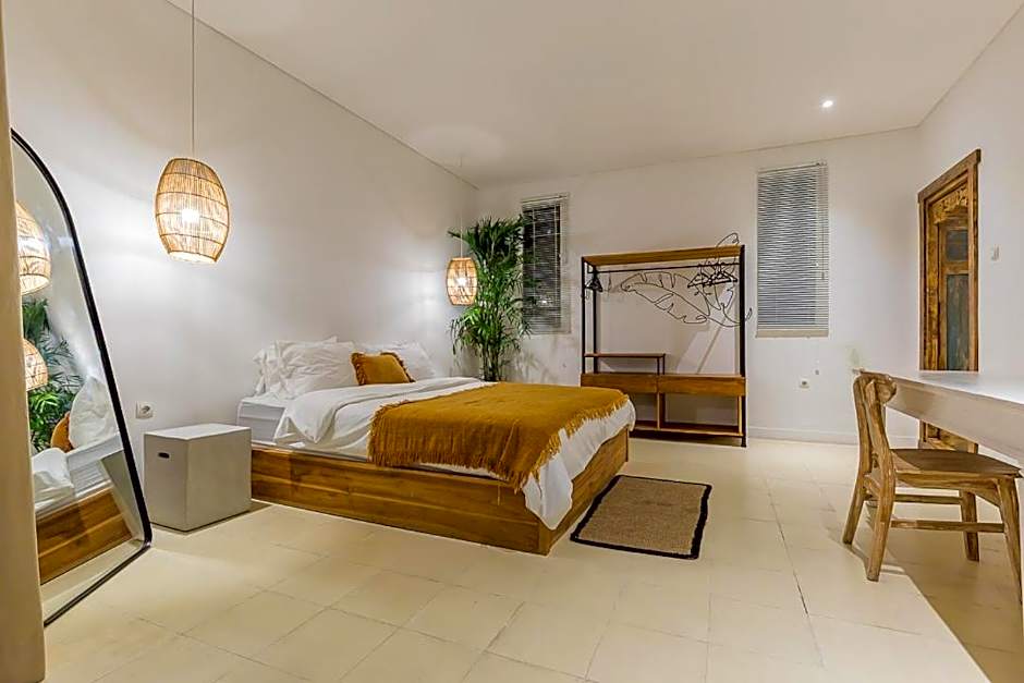 Elegant 3 BR villa huge pool in central Canggu