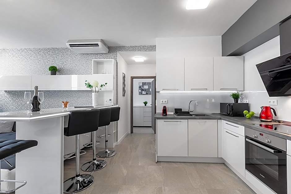 Chill 'N' Joy Boutique suites