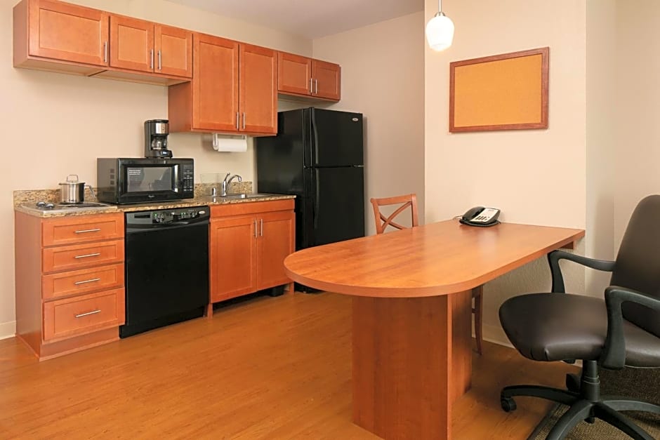 Candlewood Suites La Crosse, an IHG Hotel