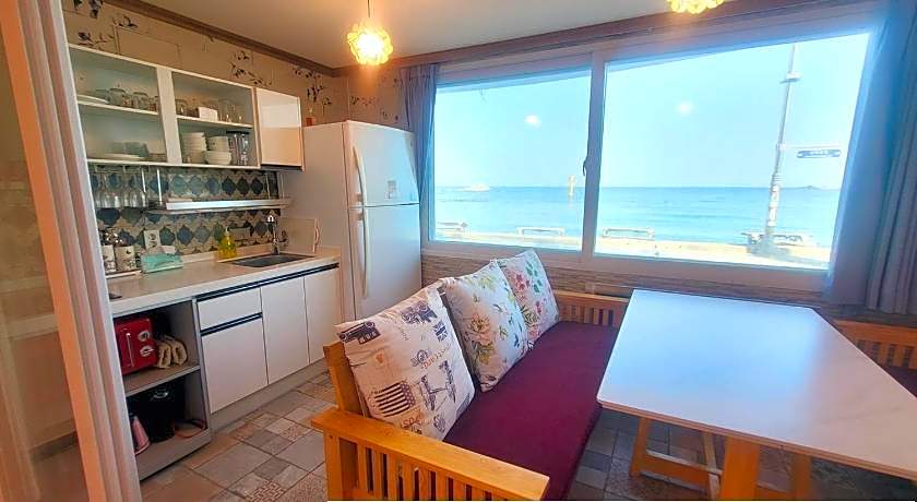 Seaside Pension