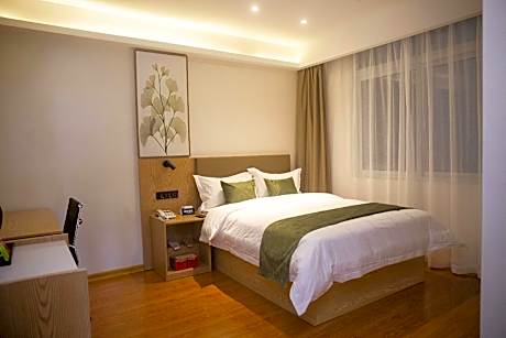 GTR - Guest Room with One 1.8M Bed