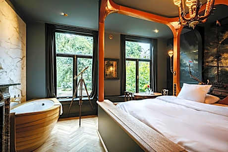 Signature Double Room with Garden View (Michiel de Ruyter)