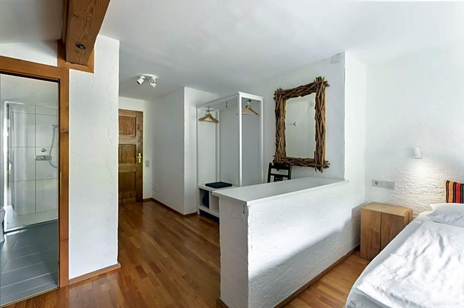 Photo 1 of 2 of Economy Quadruple Room with Shared Bathroom