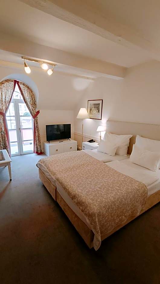 Hotel Embassy