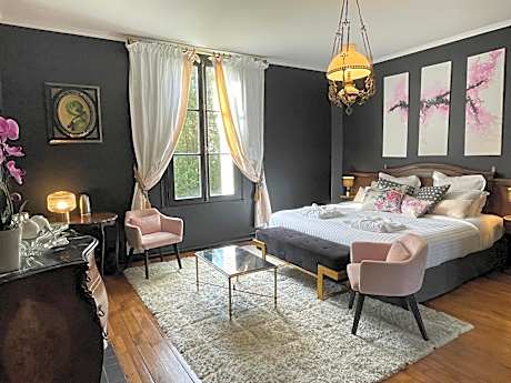 Family Room with Garden View