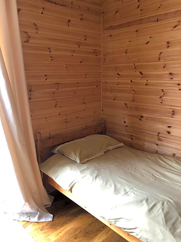 1 Lochness Rooms&Hostel