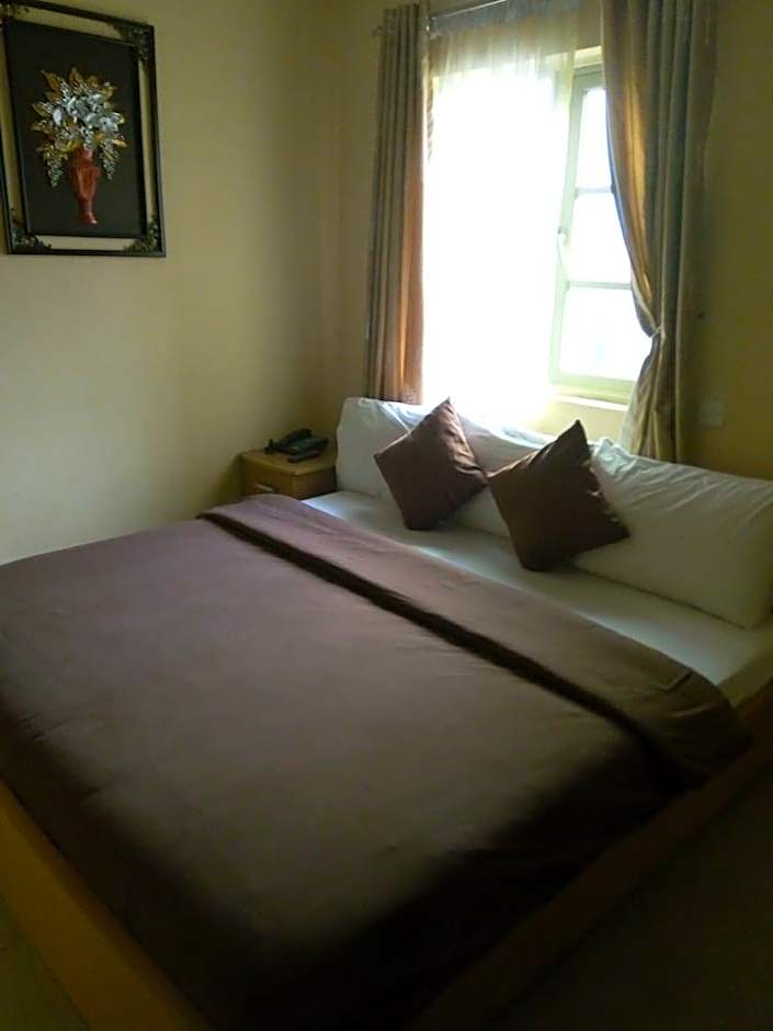 De Lawrence Court & Suites