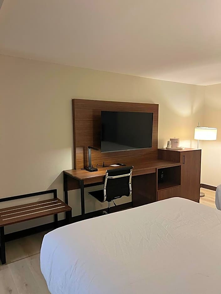 Wingate by Wyndham Dublin Near Claytor Lake State Park