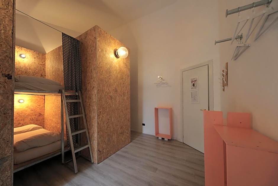 Dopa Hostel
