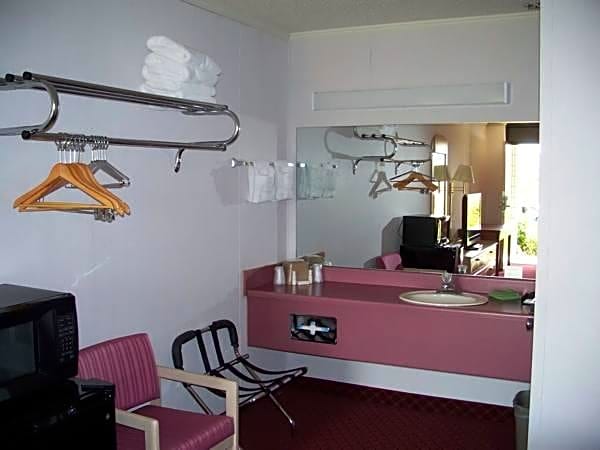 Ramada By Wyndham Branson