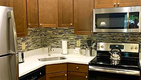 Four-Bedroom (A & B Suites)