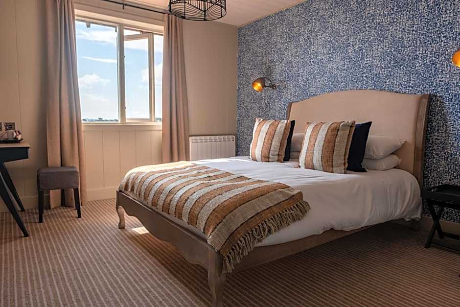 Photo 1 of 5 of Suite, Sea View