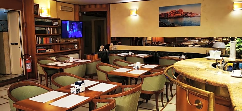 New Alexander Hotel