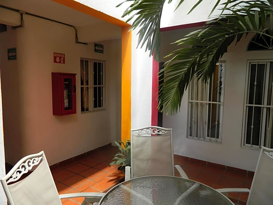 La Iguana Vallarta LGBT Experience - Romantic Zone