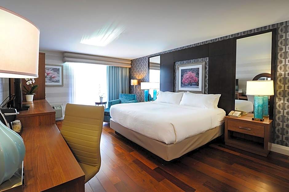 Holiday Inn Niagara Falls-By the Falls By IHG