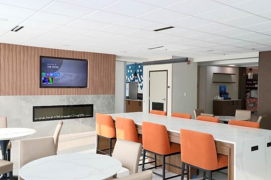 La Quinta Inn & Suites by Wyndham Auburn - University Area
