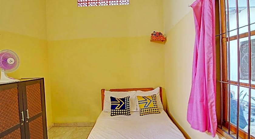 OYO Life 92954 Shanti Kost