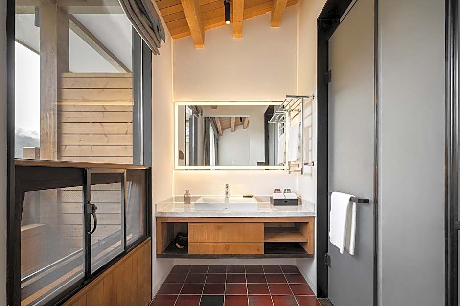 Hotel Indigo Lugu Lake By IHG