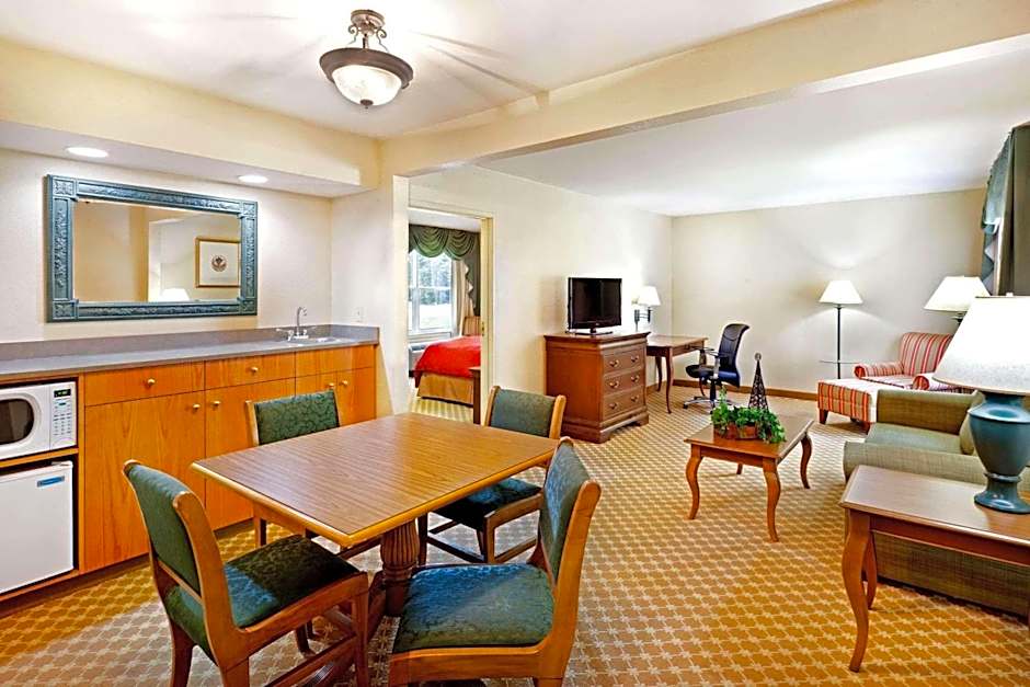 Country Inn & Suites by Radisson, York, PA